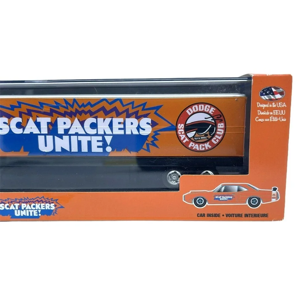 M2 Machines 1970 Dodge L600 COE 1970 Dodge Super Bee Car 1/64 Scat Packers Unite
